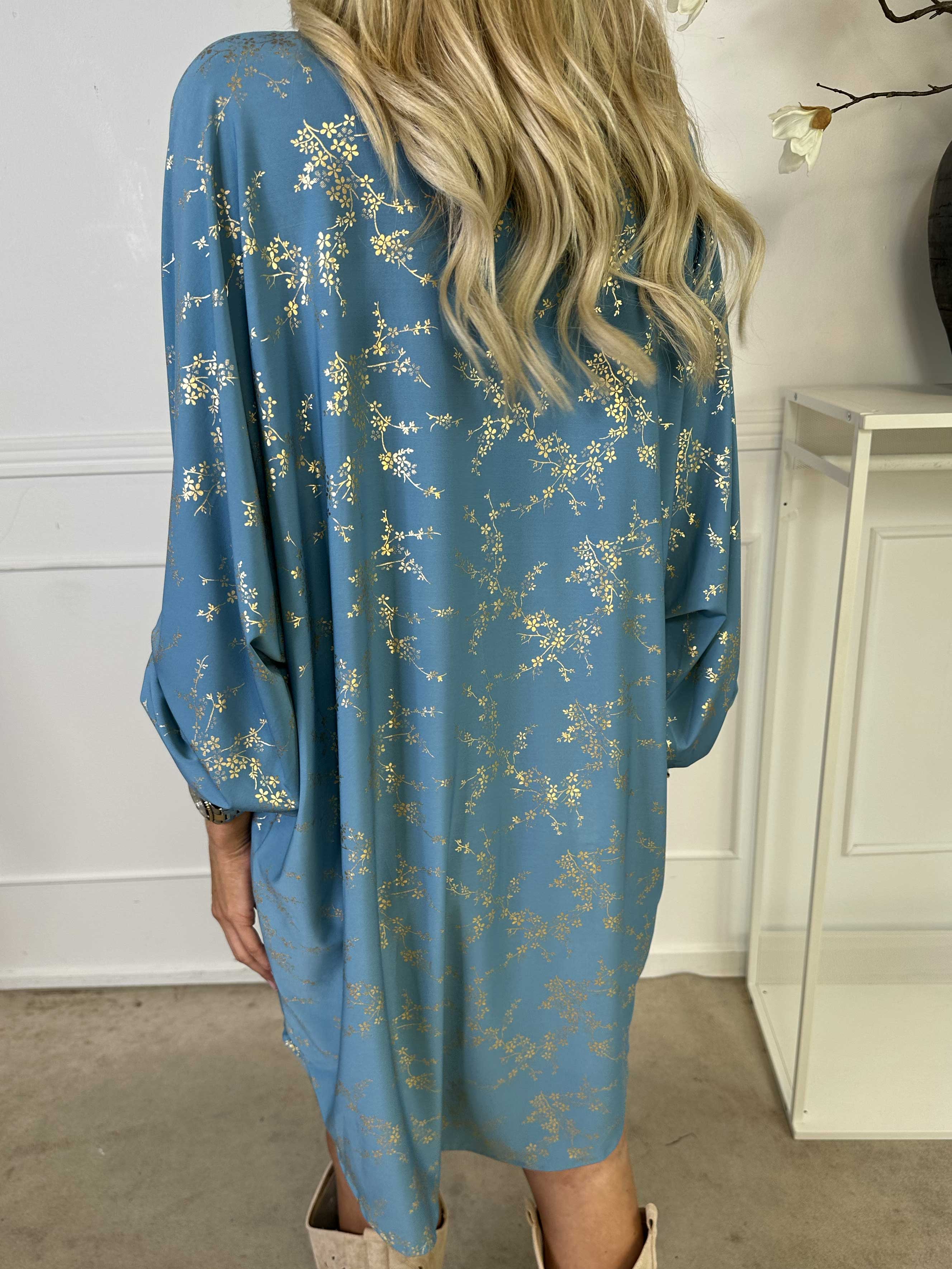 Mia Gold - Elastisk skjortekjole med gulddetaljer